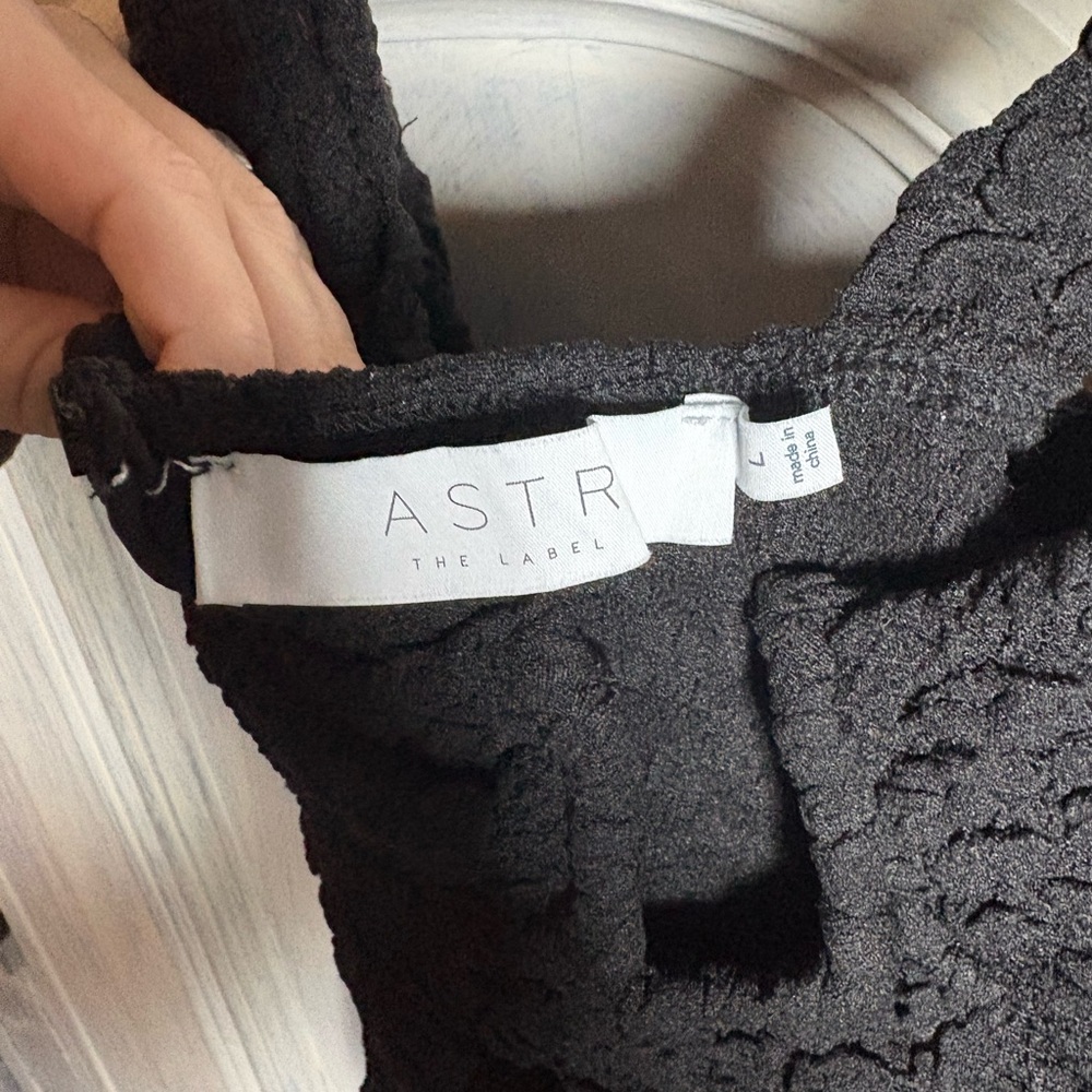 ASTR The Label Wylla Crinkled Popcorn Sweetheart Body-con Midi Dress Cocktail - Picture 13 of 13